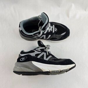 New Balance 990v6 Kids Sneakers Size 10 Black Gray Suede Mesh Running Shoes